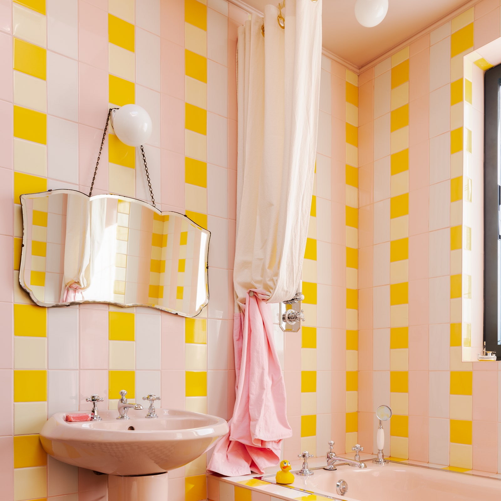 In praise of the maximalist bathroom